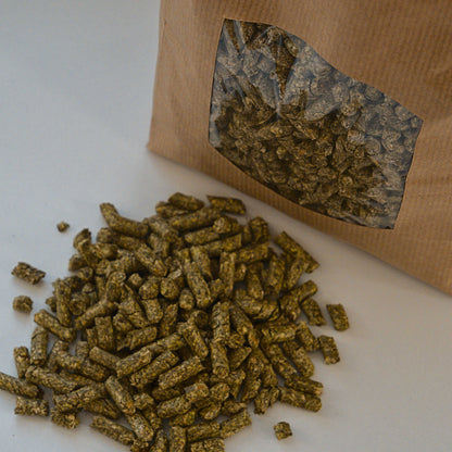 Rapsstroh-Pellets – saugfähige Einstreu für den Hühnerstall